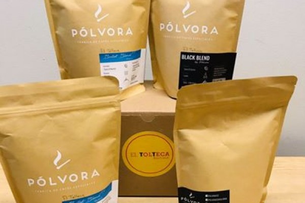 Caja de cuatro empaques De Café Gourmet Black Blend y Bullet Blend